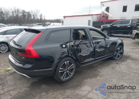 2018 Volvo V90 Cross Country T5 z USA, uszkodzony, nr VIN YV4102NK5J1035071